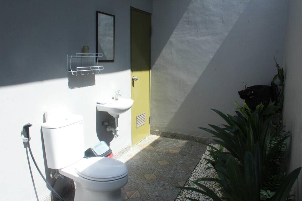 Purnama Guesthouse Canggu  Exterior photo